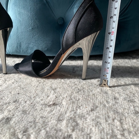 BCBG Black satin pumps - Picture 3 of 6